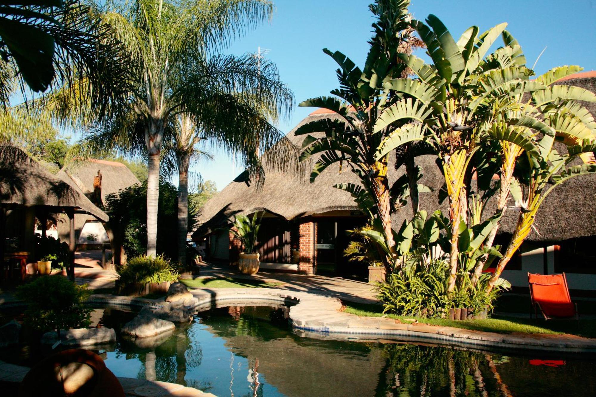 Cest Si Bon Hotel Otjiwarongo Exterior photo