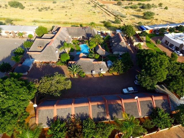 Cest Si Bon Hotel Otjiwarongo Exterior photo