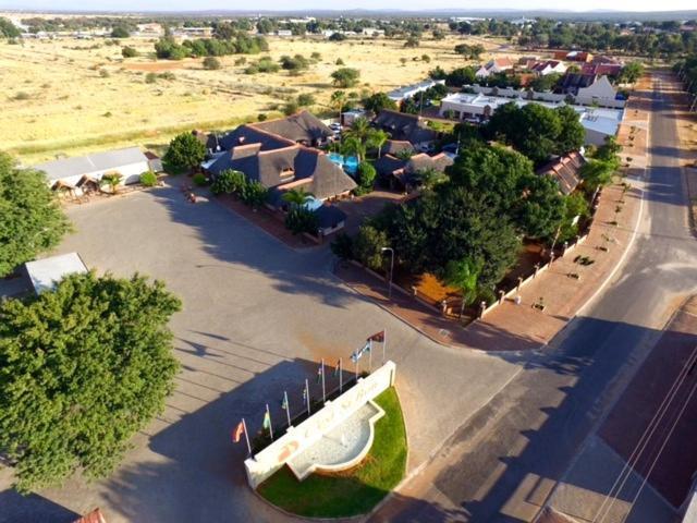 Cest Si Bon Hotel Otjiwarongo Exterior photo